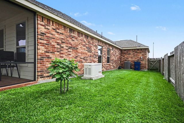 902 White Willow Drive, Texas City, TX 77590