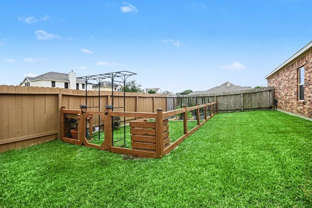 902 White Willow Drive, Texas City, TX 77590