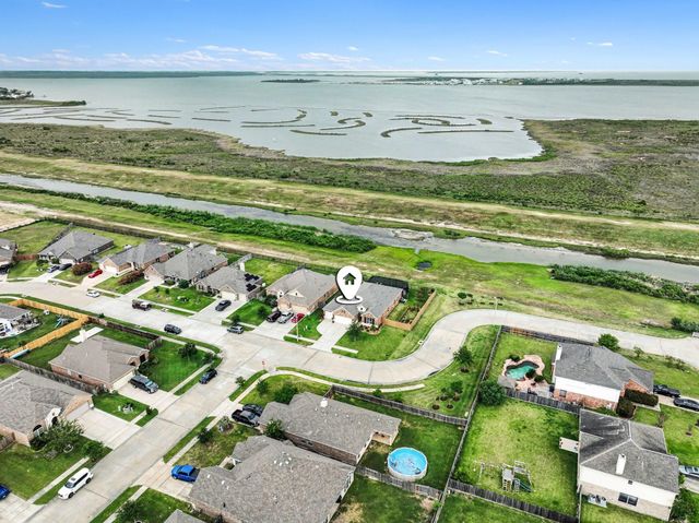 902 White Willow Drive, Texas City, TX 77590