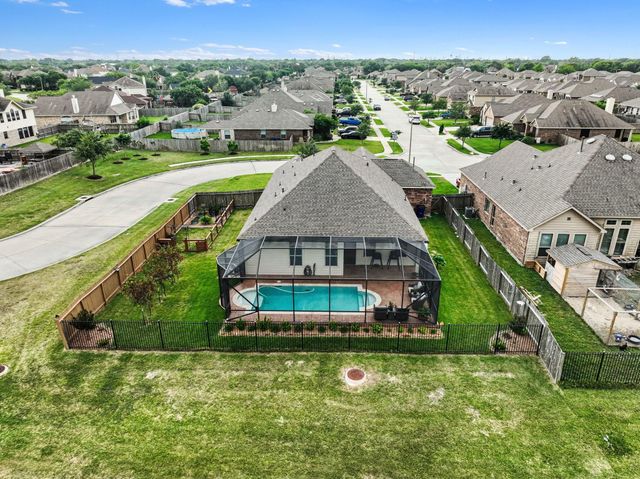 902 White Willow Drive, Texas City, TX 77590