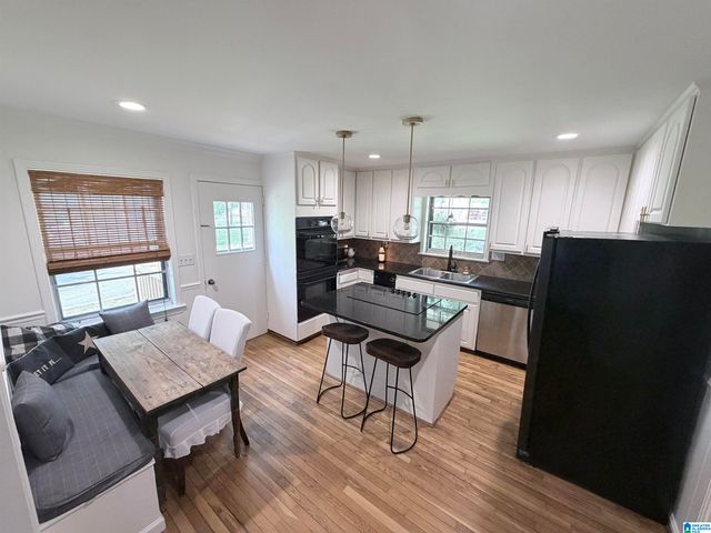 110 WOODLAND CIRCLE, Trussville, AL 35173
