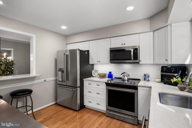 18 WOODMILL DR, Clementon, NJ 08021