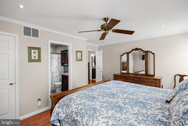 18 WOODMILL DR, Clementon, NJ 08021