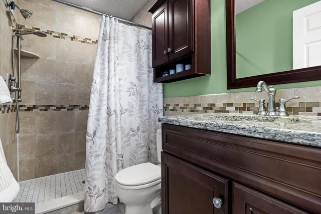 18 WOODMILL DR, Clementon, NJ 08021