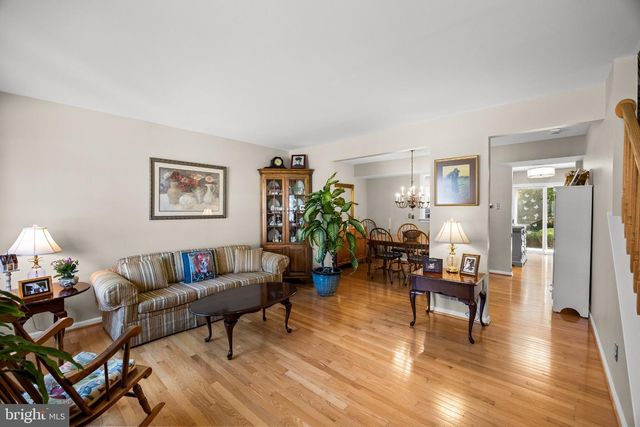 18 WOODMILL DR, Clementon, NJ 08021