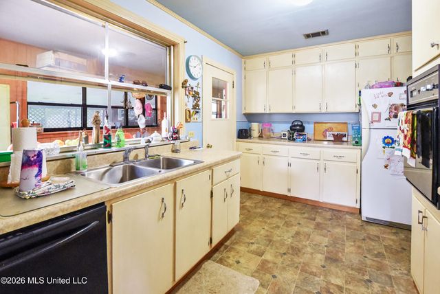 802 Mill Road, Pascagoula, MS 39567