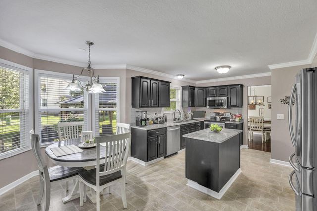 933 Sandrock Avenue, Reynoldsburg, OH 43068