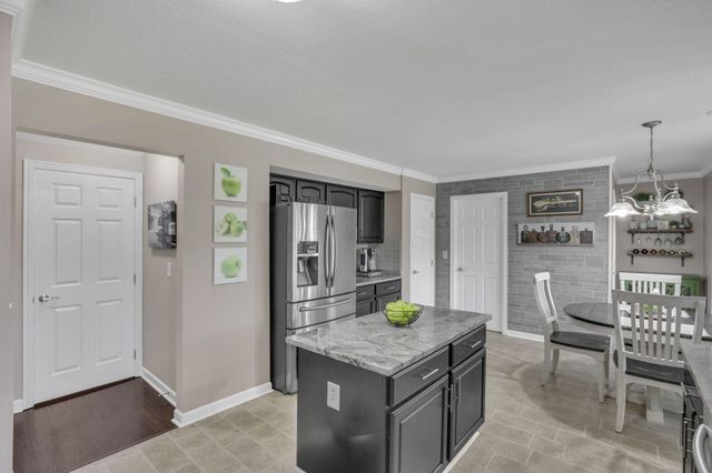 933 Sandrock Avenue, Reynoldsburg, OH 43068