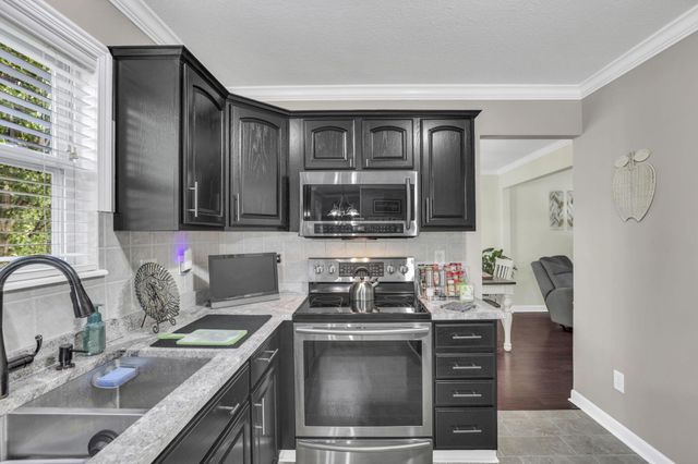 933 Sandrock Avenue, Reynoldsburg, OH 43068