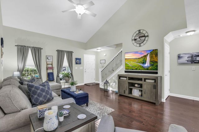 933 Sandrock Avenue, Reynoldsburg, OH 43068