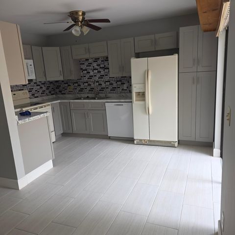 1839 N CONGRESS Avenue W 1839, West Palm Beach, FL 33401