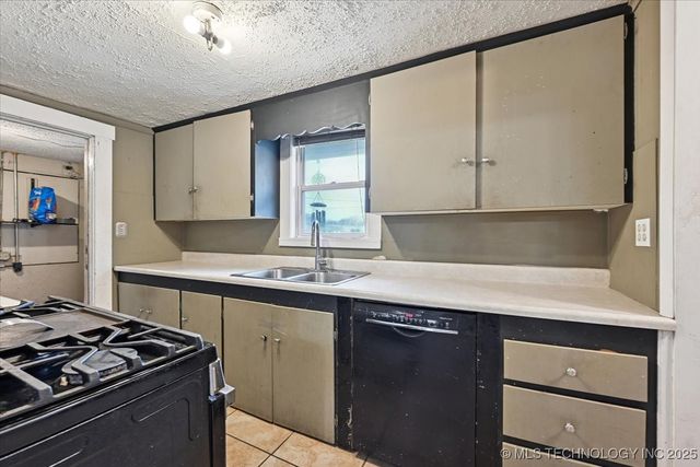 540 S 45th West Avenue, Tulsa, OK 74127