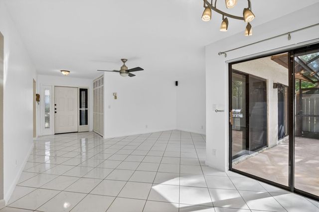 2720 Carambola Circle N 17104, Coconut Creek, FL 33066