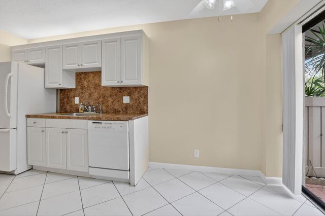 2720 Carambola Circle N 17104, Coconut Creek, FL 33066