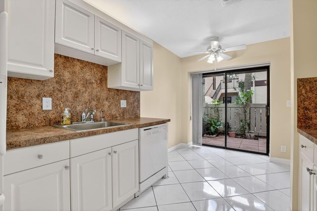 2720 Carambola Circle N 17104, Coconut Creek, FL 33066