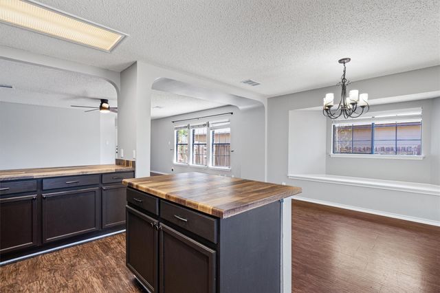 1082 Stone HOLW, New Braunfels, TX 78130