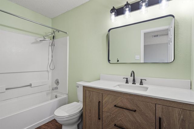 1082 Stone HOLW, New Braunfels, TX 78130