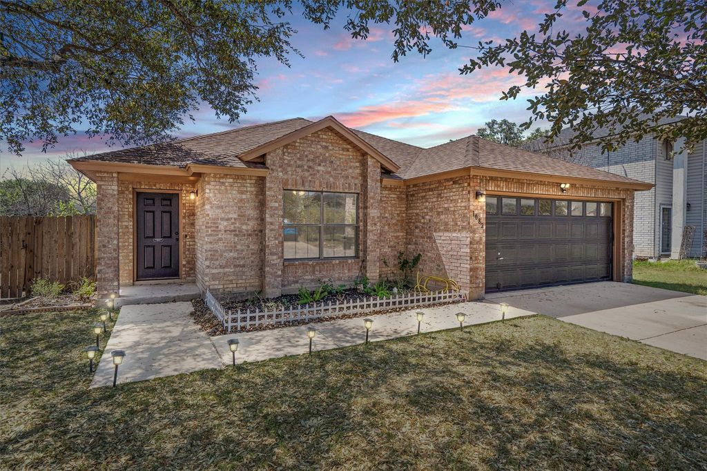 1082 Stone HOLW, New Braunfels, TX 78130