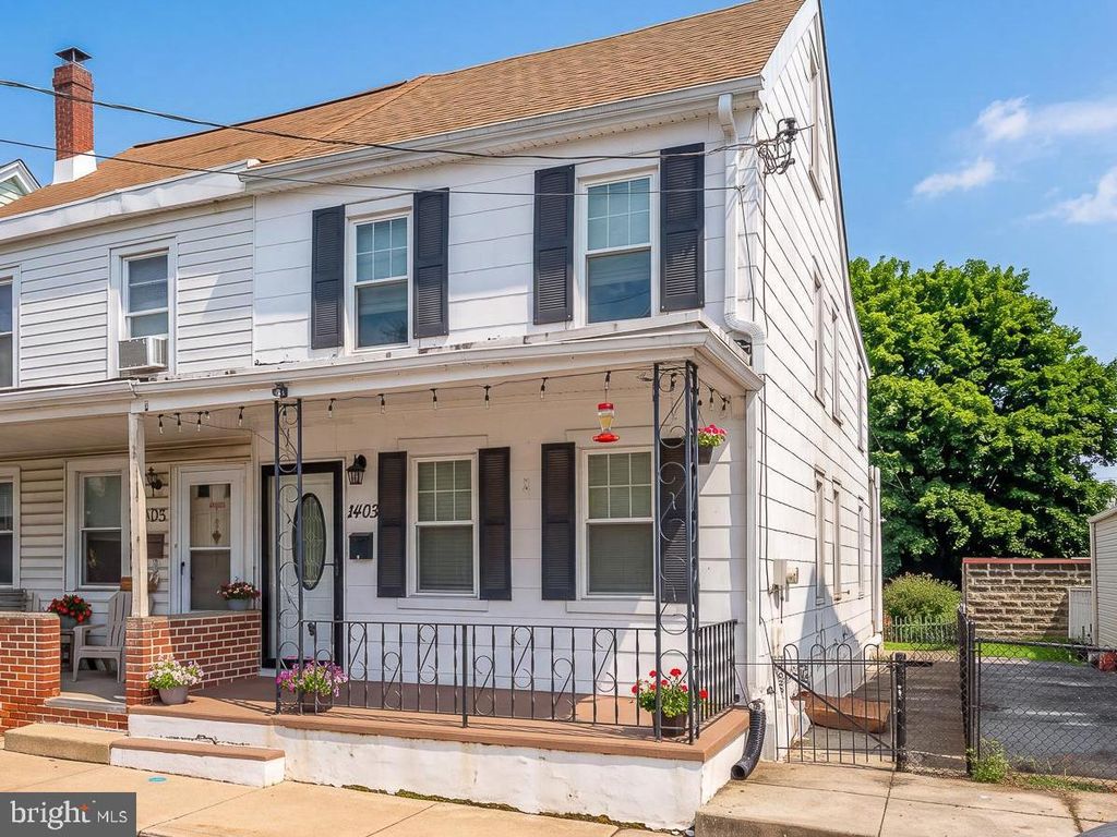 1403 E 12TH ST, CRUM LYNNE, PA 19022 — exterior
