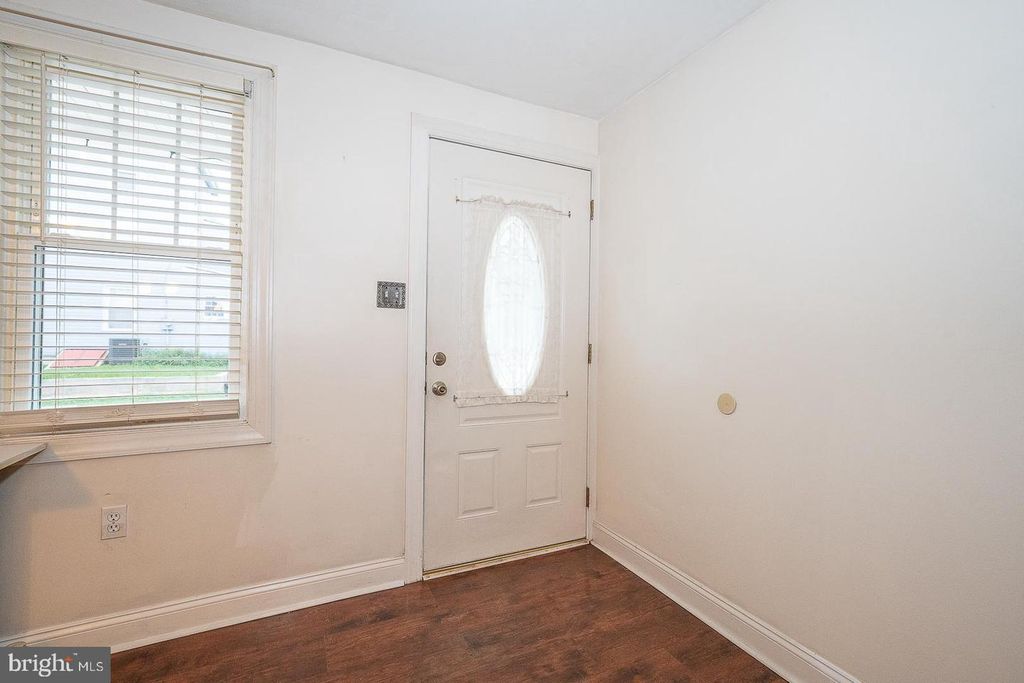 1403 E 12TH ST, CRUM LYNNE, PA 19022 — photo 4