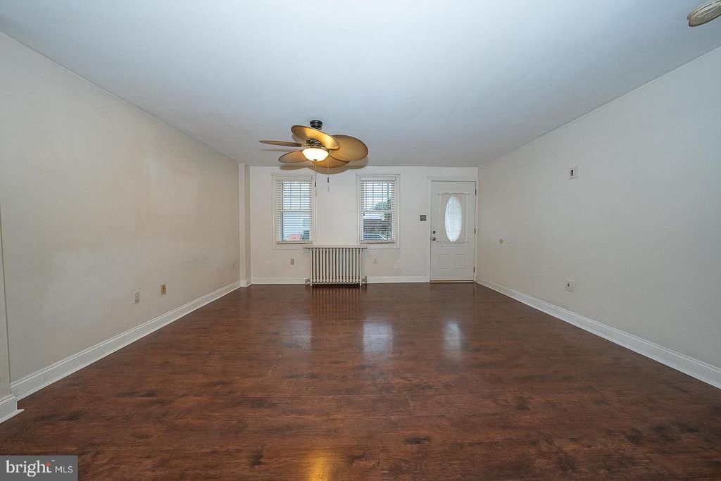 1403 E 12TH ST, CRUM LYNNE, PA 19022 — photo 5