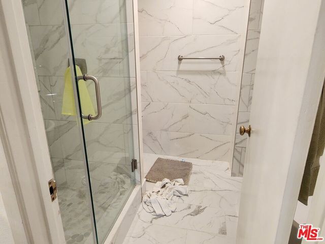 601 S Van Ness Avenue 4, Los Angeles, CA 90005