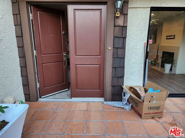 601 S Van Ness Avenue 4, Los Angeles, CA 90005