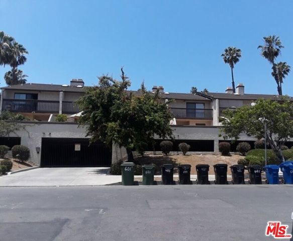 601 S Van Ness Avenue 4, Los Angeles, CA 90005