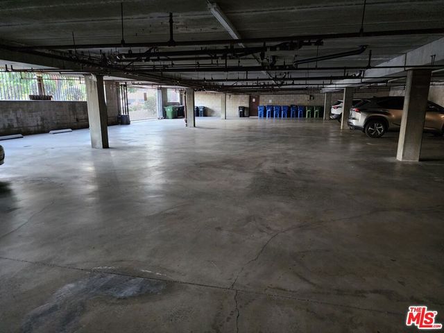 601 S Van Ness Avenue 4, Los Angeles, CA 90005