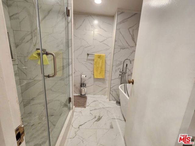 601 S Van Ness Avenue 4, Los Angeles, CA 90005