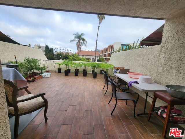 601 S Van Ness Avenue 4, Los Angeles, CA 90005