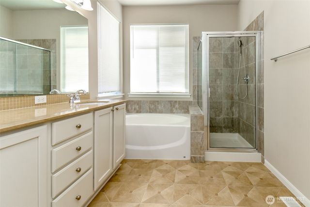 34113 10th Court SW, Federal Way, WA 98023