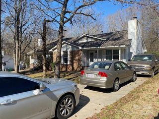 6536 Pineburr Road, Charlotte, NC 28211