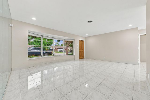 5711 NE 19TH Terrace, Fort Lauderdale, FL 33308