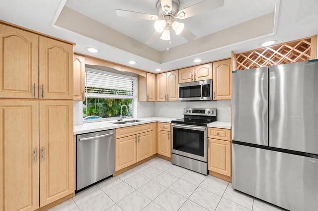 5711 NE 19TH Terrace, Fort Lauderdale, FL 33308