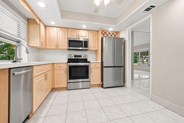 5711 NE 19TH Terrace, Fort Lauderdale, FL 33308