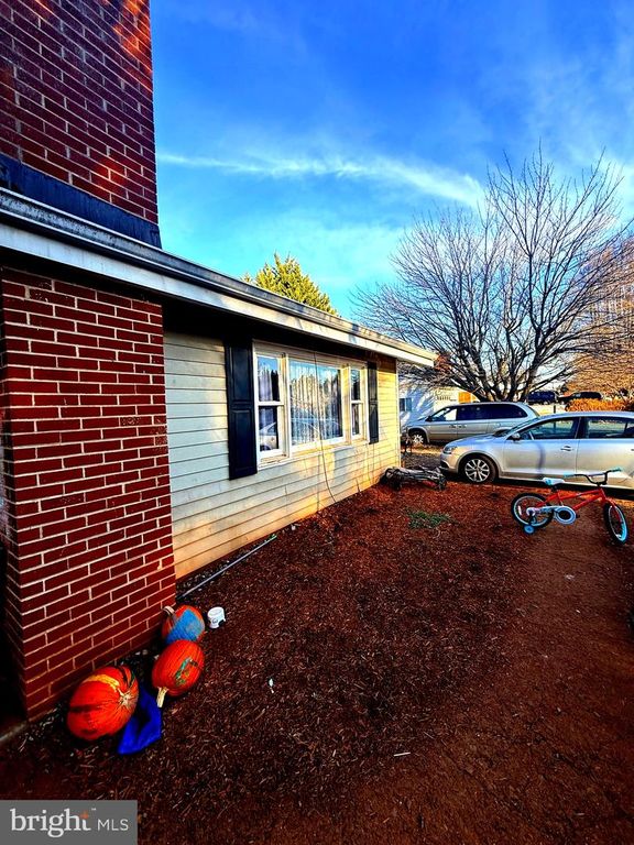 Image 1 of property listing at 121 ELIZABETH ST, Culpeper, VA 22701