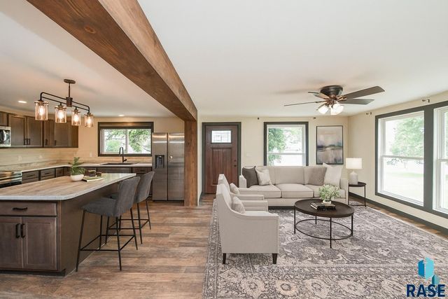 919 S Academy St Street, Lennox, SD 57039