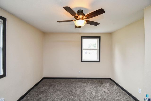 919 S Academy St Street, Lennox, SD 57039