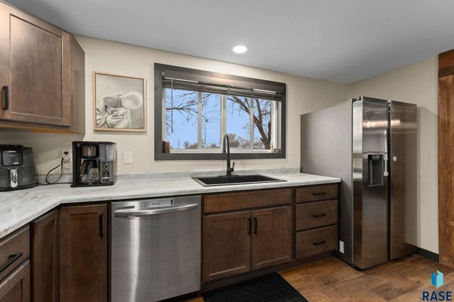 919 S Academy St Street, Lennox, SD 57039