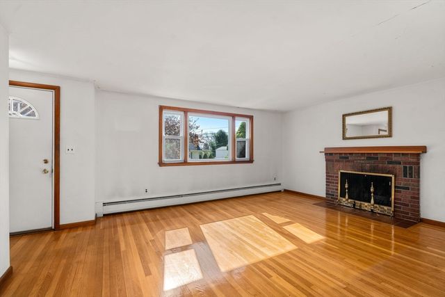 196 Hill St, Norwood, MA 02062