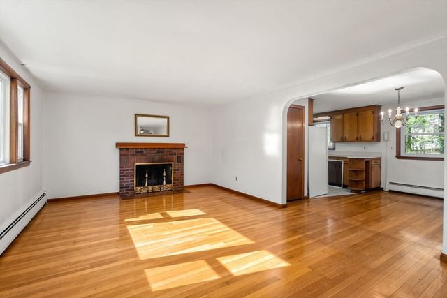 196 Hill St, Norwood, MA 02062