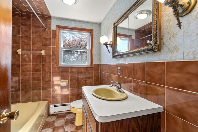 196 Hill St, Norwood, MA 02062