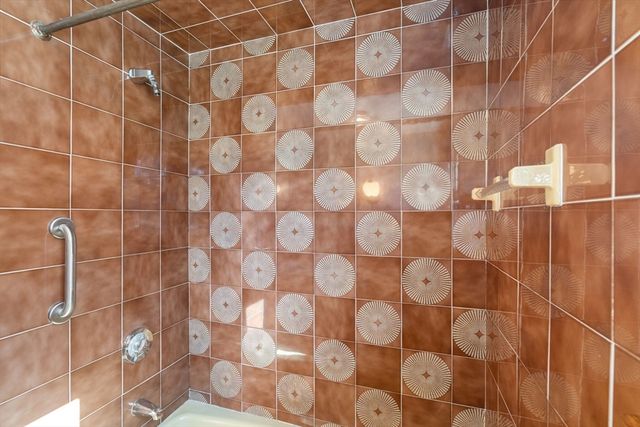 196 Hill St, Norwood, MA 02062