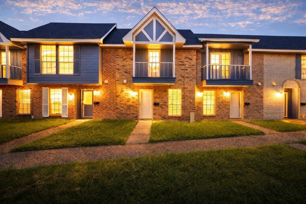 353 Audrey Lane 353, Houston, TX 77015