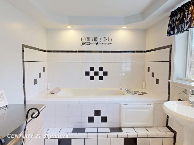 535 Warren Avenue, Flushing, MI 48433