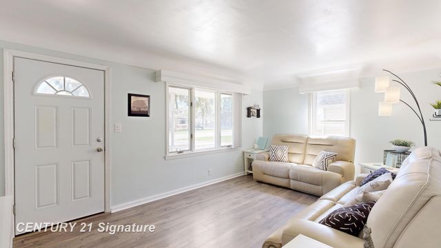 535 Warren Avenue, Flushing, MI 48433