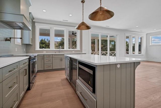 306 Sea View Lane, Edisto Beach, SC 29438