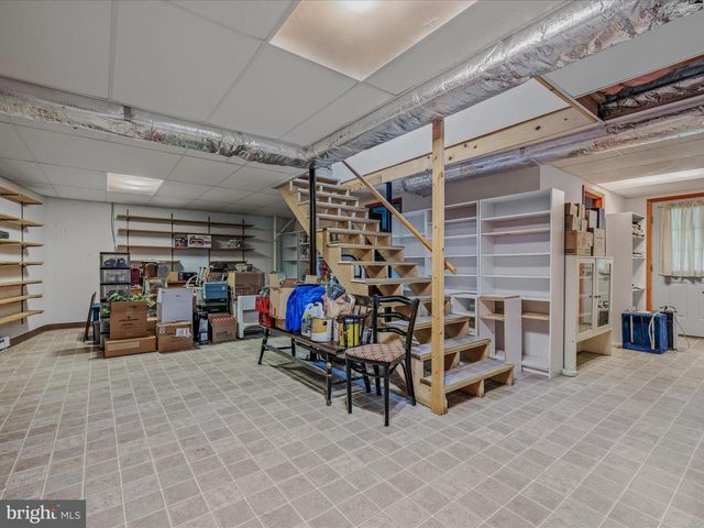 17 MOUNTAINSIDE LOOP, Berkeley Springs, WV 25411
