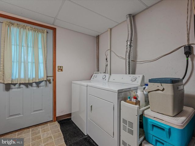 17 MOUNTAINSIDE LOOP, Berkeley Springs, WV 25411